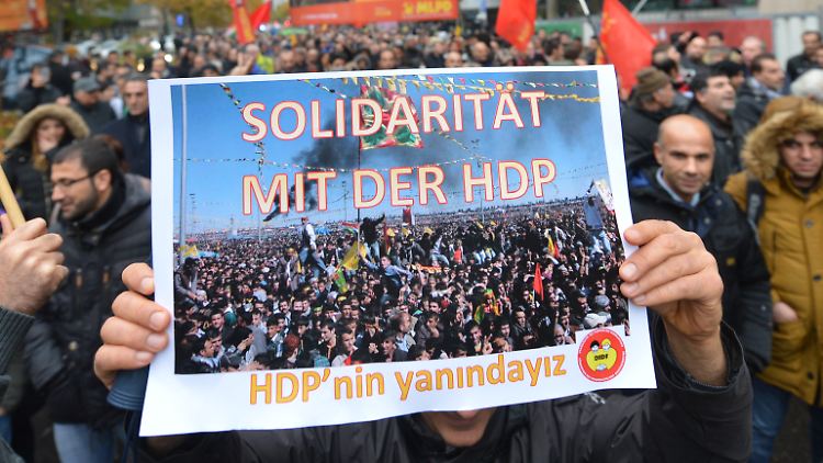 Auch die kurdische Oppositionspartei HDP befindet sich seit dem Putschversuch immer häufiger im Visier der türkischen Führung.
