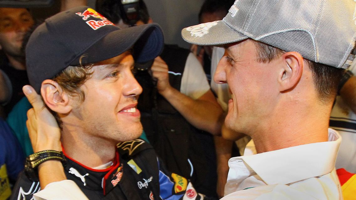 "Er hat ein fantastisches Jahr hinter sich." Sagt Michael Schumacher, rechts, über Sebastian Vettel.