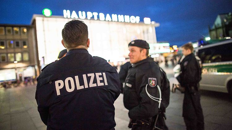 Die Polizeipräsenz soll für eine erhöhte Sicherheit sorgen.