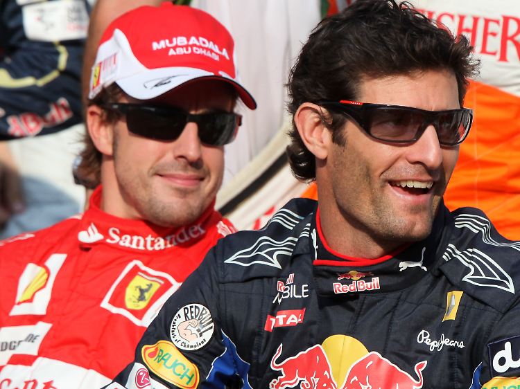 Nun raten Sie mal, wann dieses Foto aufgenommen wurde. Richtig. Das sind Fernando Alonso und Mark Webber vor dem Start im Abu Dhabi.