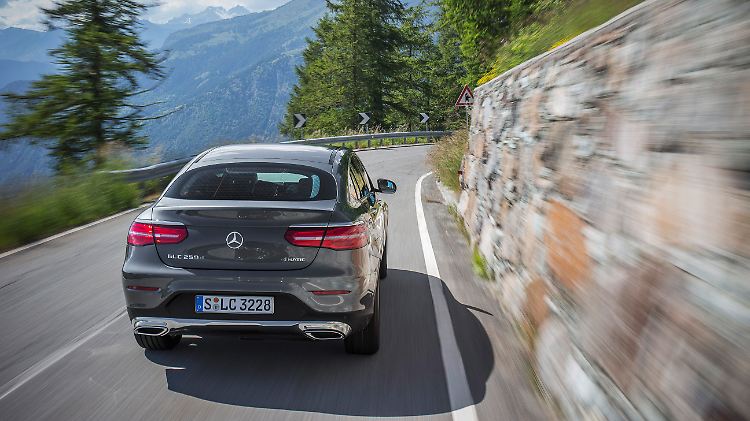 Das GLC Coupé baut erstaunlich hoch. Erst wenn man hinter dem Stuttgarter fährt, wird einem das bewusst.