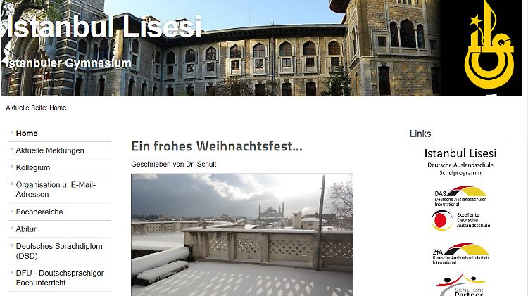 "Ein frohes Weihnachtsfest" heißt es auf der deutschen Webseite der Elite-Schule Istanbul Lisesi.