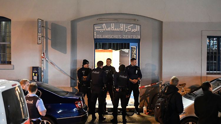 Ein Mann hatte das Feuer in einer Moschee eröffnet und drei Menschen verletzt.