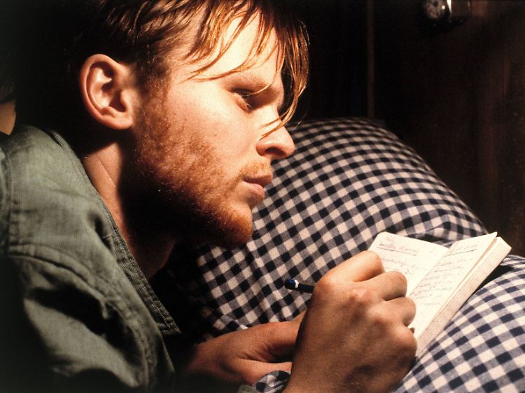 Immer am Komponieren? Nein, in "Das Boot" (1981) - der junge Herbert.