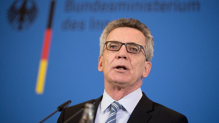 Bundesinnenminister Thomas de Maizière kritisiert die Aktivitäten des türkischen Geheimdienstes in Deutschland.