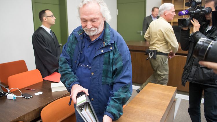 Der Angeklagte Harald Zirngibl tauscht seine Freiheit erneut gegen eine Gefängniszelle.