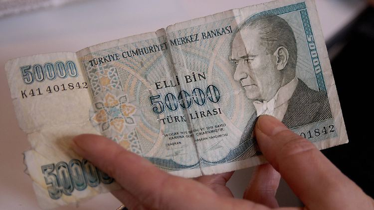 Die Lira hat in diesem Jahr zum Dollar 17 Prozent abgewertet.