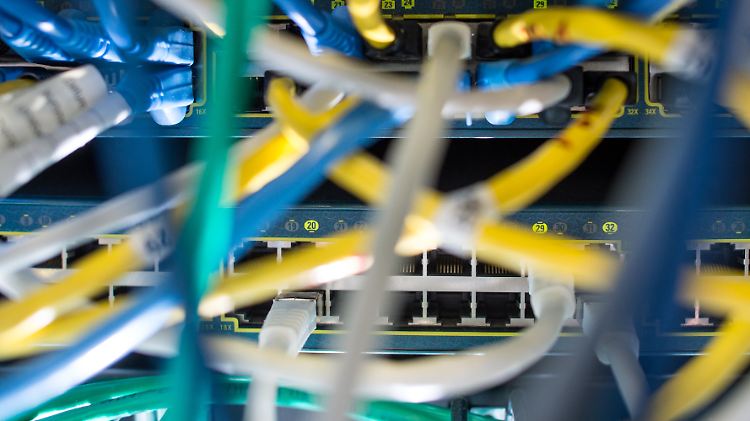 Der Begriff Vorratsdatenspeicherung steht für die systematische Speicherung von Telefon- und Internetdaten der Bürger.
