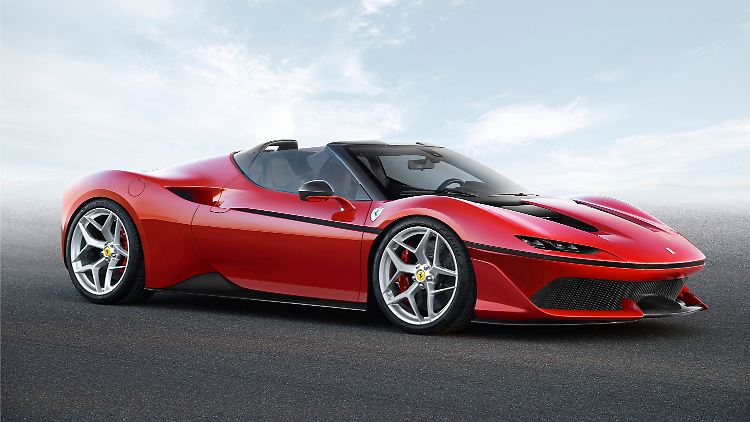Die Basis für den Ferrari J50 liefert der 488 Spider.