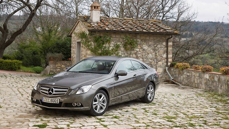Bereits 2009 bot das E-Klasse Coupé gediegenen Reisekomfort für zwei.