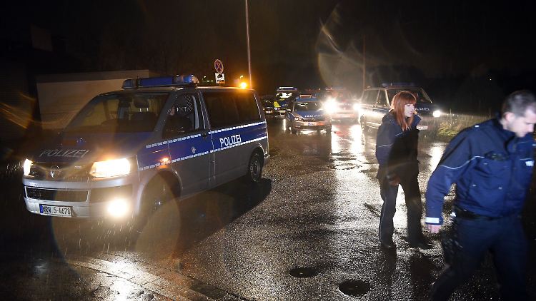Die Polizei hat am Morgen ein Flüchtlingsheim in NRW durchsucht.