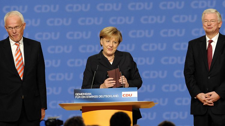 Rüttgers und Koch bekommen noch einmal großen Applaus.