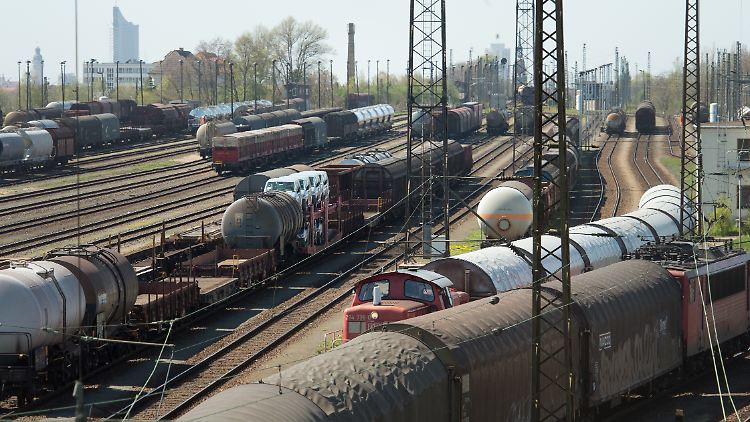Unser Zug soll leiser werden - Die Bahn rüstet ihre Waggons um.