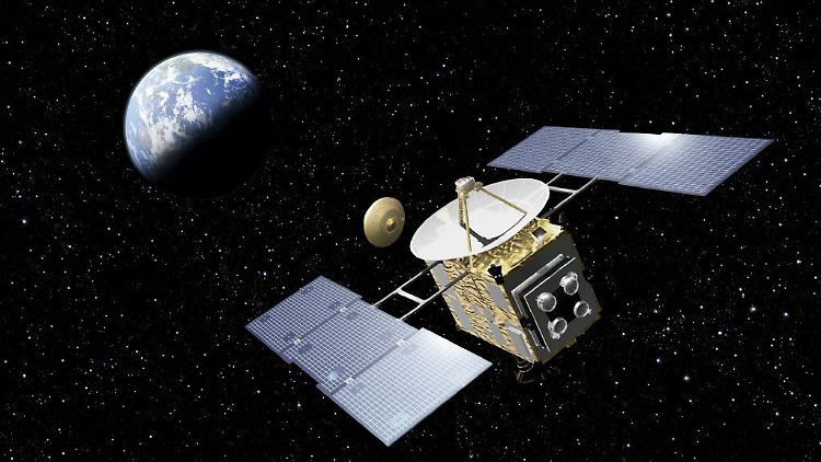 Hayabusa-2 wird die Nachfolgemission des erfolgreichen japanischen Raumfahrtprogramms Hayabusa (im Bild die Raumsonde). Nach der Landung auf dem Asteroiden 1999 JU 3 kommt der Lander Mascot mit den Grüßen an Bord zum Einsatz.