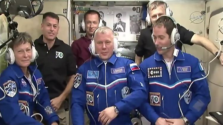 Die 50. Besatzung der ISS mit Peggy Whitson, Oleg Nowizki und Thomas Pesquet (vorn, v.l.) sowie Shane Kimbrough, Sergej Ryschikow und Andrej Borissenko (hinten, v.l.).