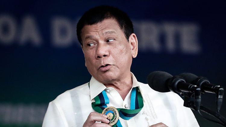 Duterte steht wegen seit längerem international unter anderem wegen seines Kampfes gegen Drogenkriminalität in der Kritik.