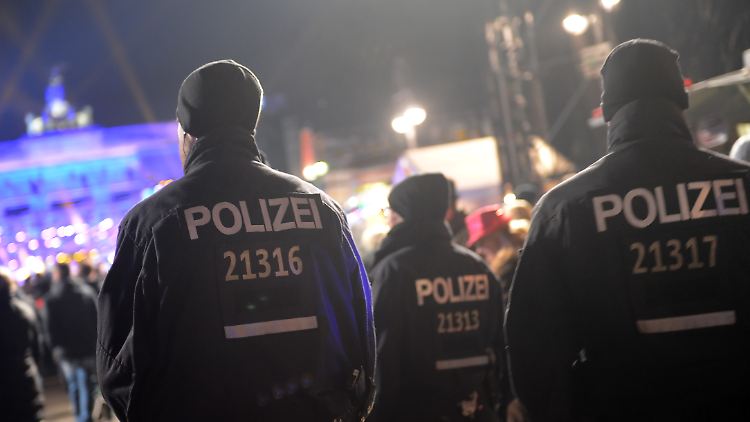 Für die Party am Brandenburger Tor in Berlin wurden die Sicherheitsmaßnahmen noch einmal erhöht.