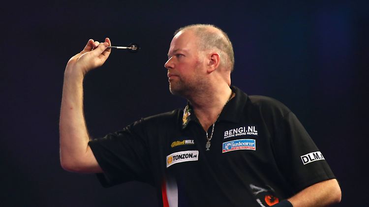 Raymond van Barneveld warf sich ins Halbfinale.