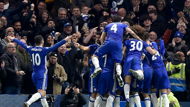 Der FC Chelsea startet als Tabellenführer und mit 13 Siegen in Folge ins neue Jahr.