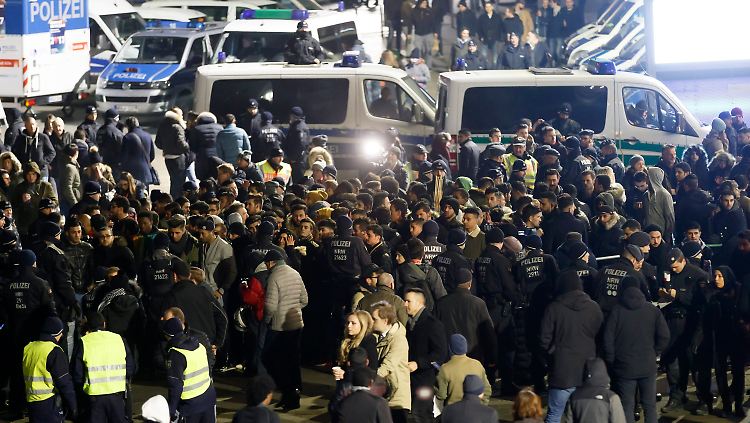 Die Polizei war mit einem Großaufgebot vor Ort.
