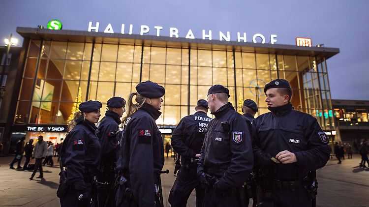 Die Zahl der Beamten am Hauptbahnhof wurde zu Silvester massiv verstärkt.