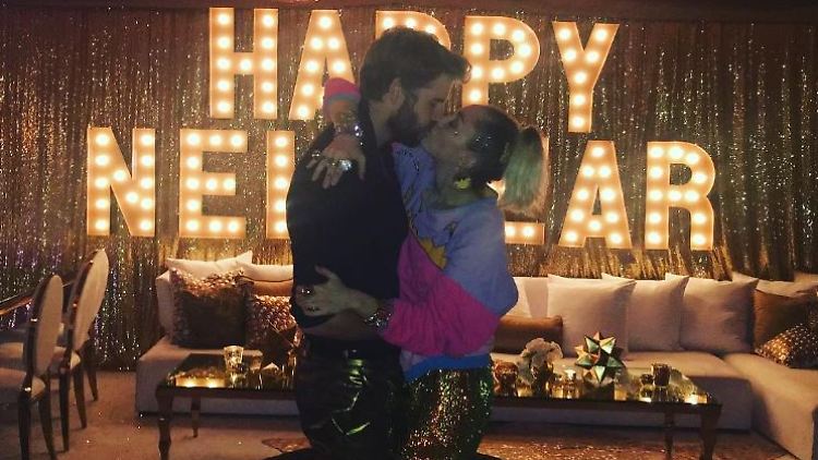 Love is in the air: Miley Cyrus und Liam Hemsworth.