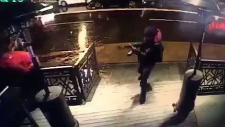 Den ersten Ermittlungen zufolge betrat der Attentäter das "Reina" um 1.20 Uhr.