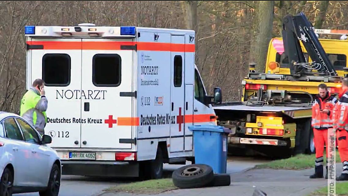 Hamburg-Rettungswagen-Radmu.jpg