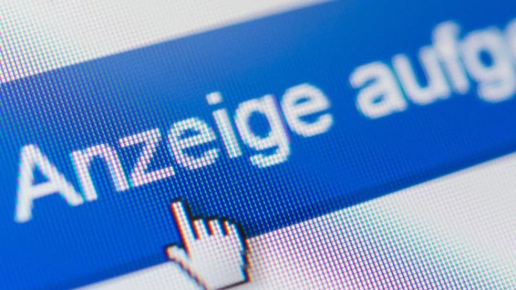 Am sichersten ist es, ein Geschäft über Online-Kleinanzeigen immer persönlich und in bar abzuwickeln.