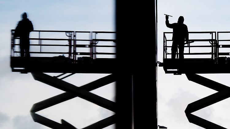 Zwar schwächt sich der Beschäftigungsaufbau ab, für ein Rekordjahr reicht die Entwicklung dennoch.