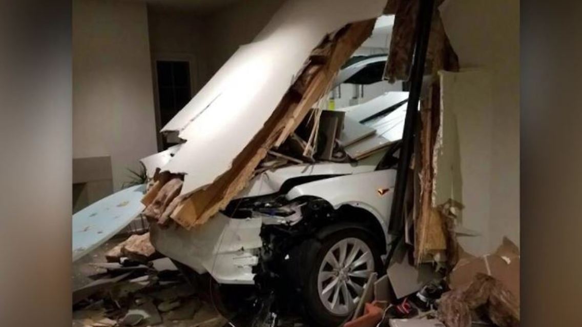 tesla1.JPG