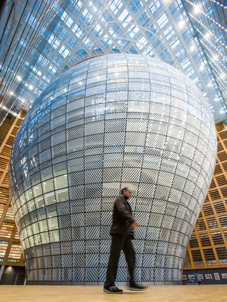 Das Atrium von "Europa". Im "Herzen" sind die Konferenzräume untergebracht.