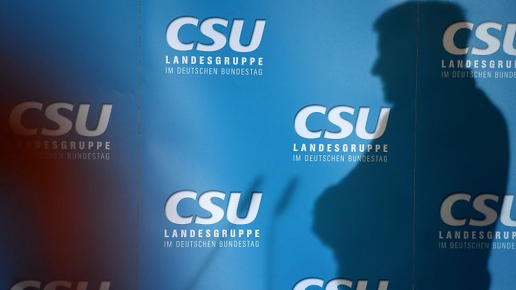CSU-Chef Seehofer beharrt weiter auf der Obergrenze.