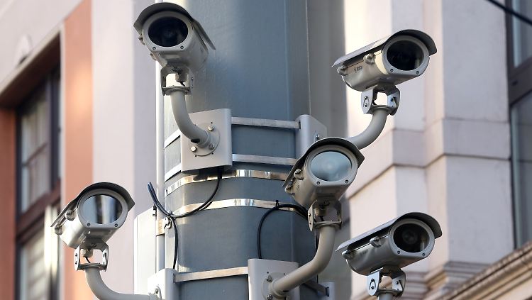 Auch Aufnahmen einer verdeckten Videoüberwachung können unter Umständen vor Gericht verwertet werden.  