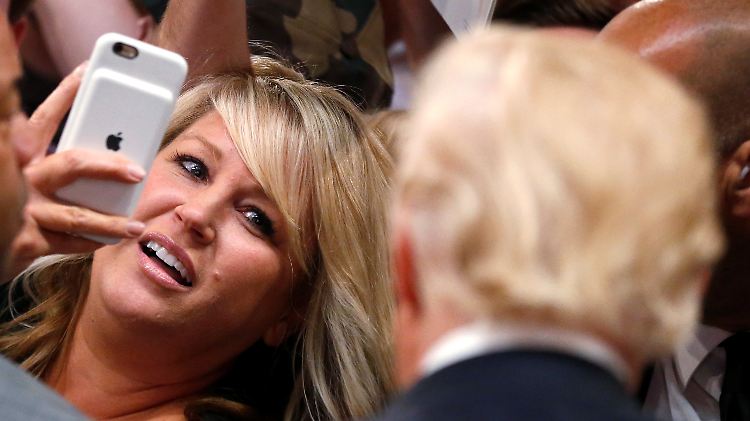 Der künftige US-Präsident Donald Trump umgarnt nicht nur Apple.