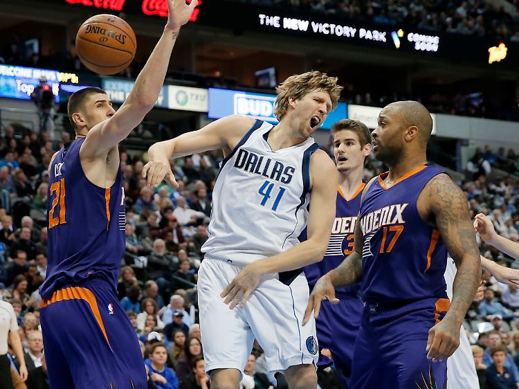 Nach der Niederlage gegen die Phoenix Suns rutschte Dirk Nowitzki mit den Dallas Mavericks auf den letzten Tabellenplatz in der Western Conference der NBA ab.
