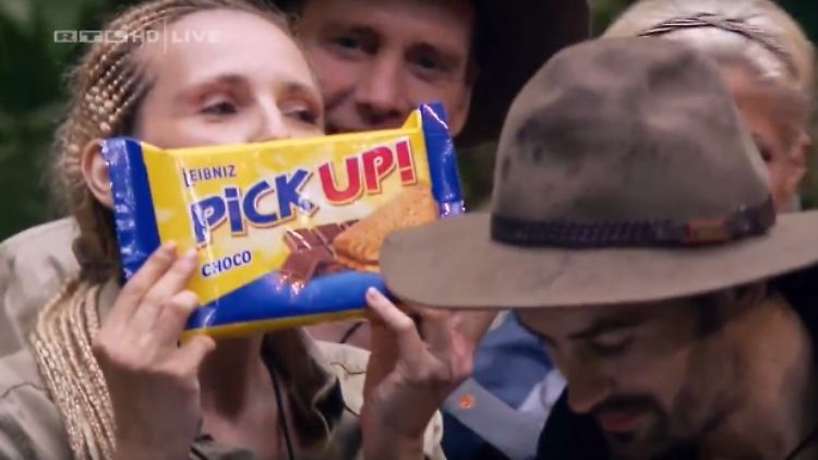 Kandidatin Helena Fürst freut sich über "Pick up": Gerügte Szene.