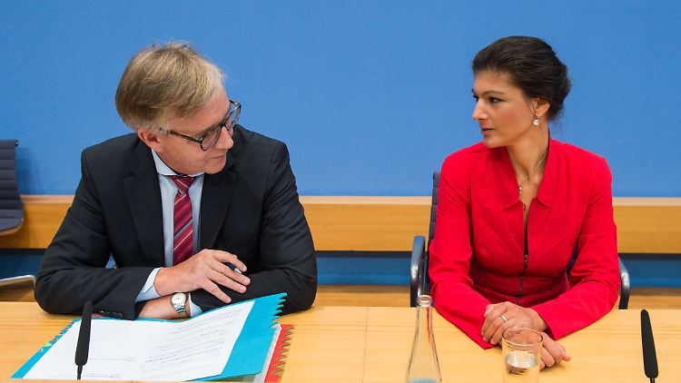 Sahra Wagenknecht und Dietmar Bartsch attackieren die Regierung scharf.