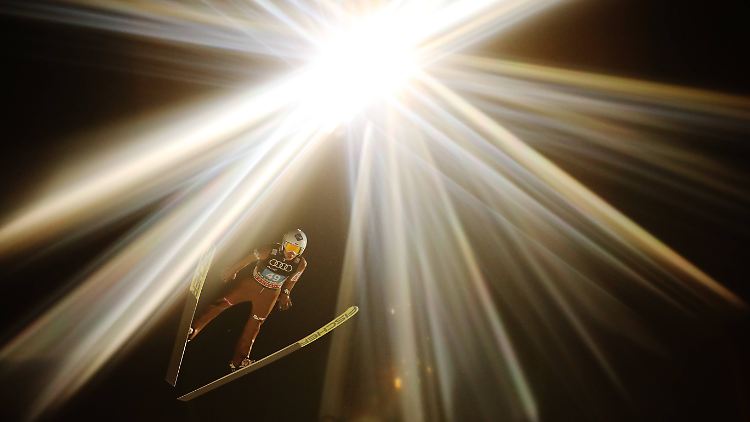 Gut, besser, Kamil Stoch: Mit dem Tagessieg in Bischofshofen sicherte sich der Olympiasieger aus Polen den Sieg bei der Vierschanzentournee.