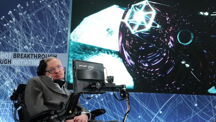 Stephen Hawking stellte zuletzt Konzepte für interstellare Reisen vor.
