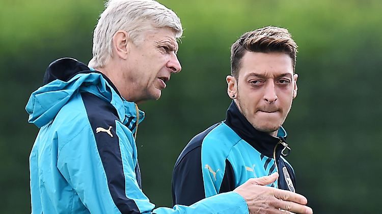 Mesut Özil will nur unter Arsène Wenger für den FC Arsenal spielen.