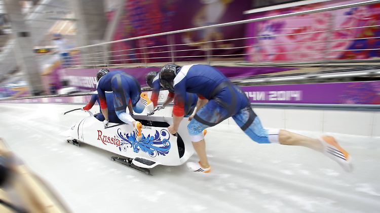 Bahn wieder frei für die russischen Bobsportler.