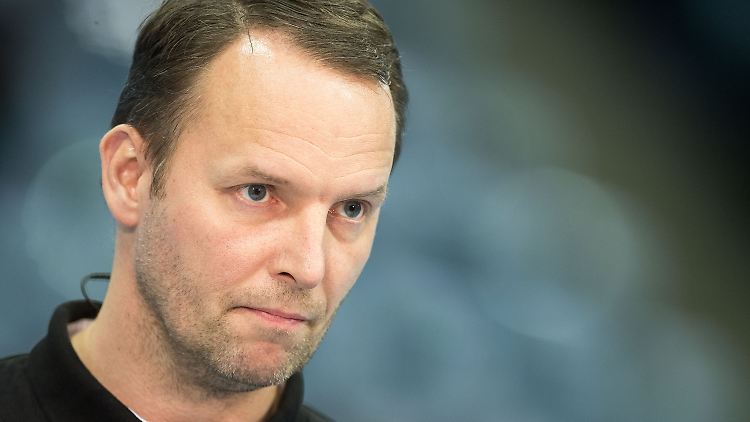 Handball-Bundestrainer Dagur Sigurdsson streicht drei Spieler aus seinem Kader.