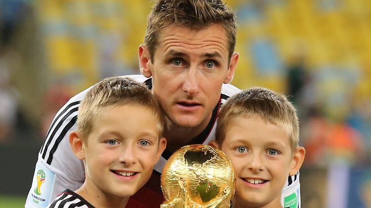 Egal, was geschieht: Miroslav Klose wird nicht mehr dabei sein. Aber für seine Zwillinge, Luan und Noah, könnte die WM 2026 ein Ziel sein.