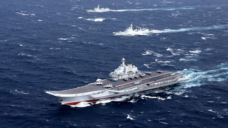 Pekings Machtanspruch auf hoher See: Der Flugzeugträger "Liaoning", hier im Bild während der Übung im südchinesischen Meer im vergangenen Dezember.
