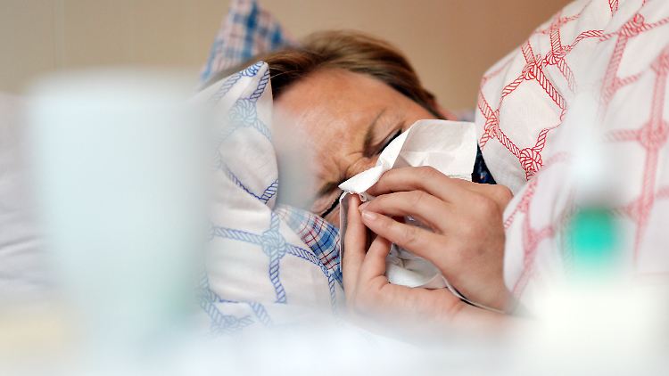 Die Dunkelziffer der an Grippe Erkrankten ist besonders hoch. Denn nicht jeder geht zum Arzt.