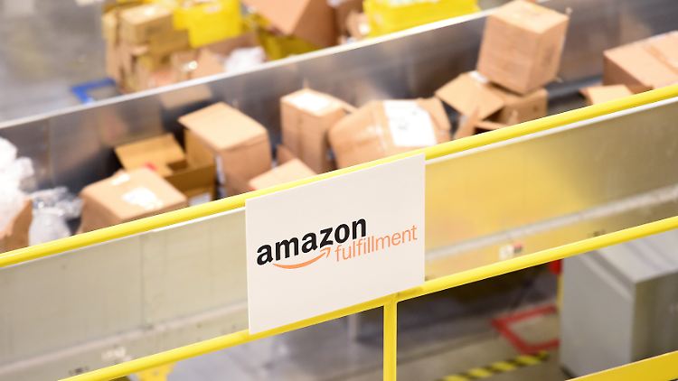 In einem Lager von Amazon.