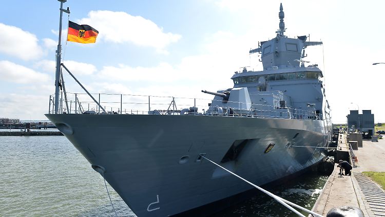 Die F125-Fregatte "Baden-Württemberg" liegt im Marinestützpunkt in Wilhelmshaven.