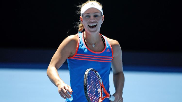 Bei einem Testspiel vor Beginn der Australian Open in Melbourne verbreitet Kerber schon mal gute Laune.