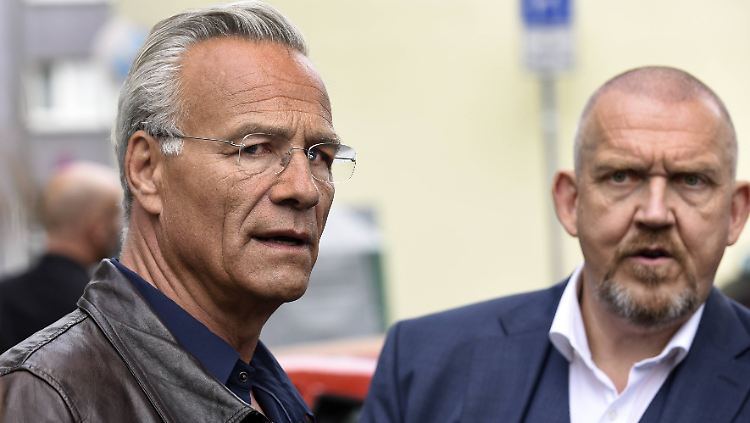 Max und Freddy haben es mit Kölner Wutbürgern zu tun.